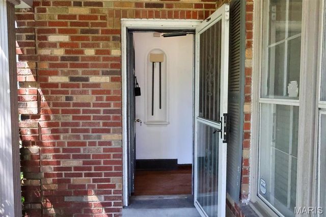1067 Melvin Avenue, St Louis, MO 63137