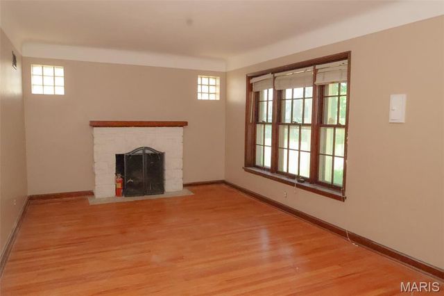 1067 Melvin Avenue, St Louis, MO 63137