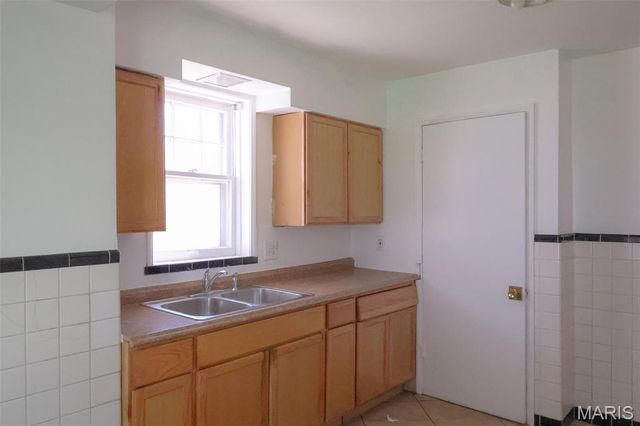 1067 Melvin Avenue, St Louis, MO 63137