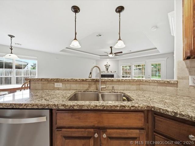 11809 S Vine Street, Jenks, OK 74037