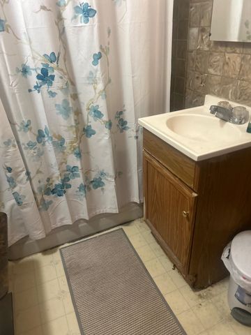 708 S Henry Street, Pleasant, MI 48858