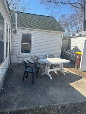 708 S Henry Street, Pleasant, MI 48858