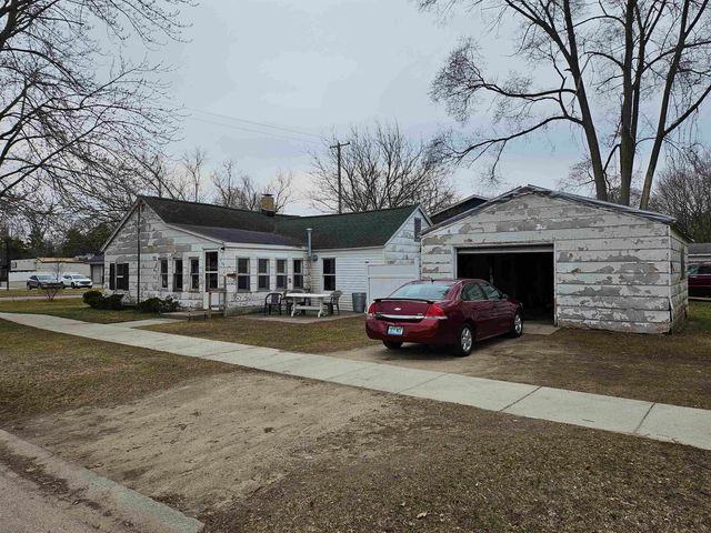 708 S Henry Street, Pleasant, MI 48858
