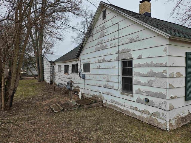 708 S Henry Street, Pleasant, MI 48858