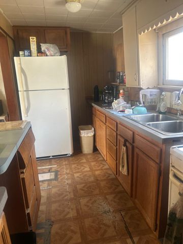 708 S Henry Street, Pleasant, MI 48858