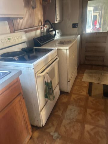 708 S Henry Street, Pleasant, MI 48858