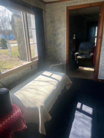 708 S Henry Street, Pleasant, MI 48858