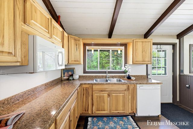 9670 Almena Drive, Kalamazoo, MI 49009