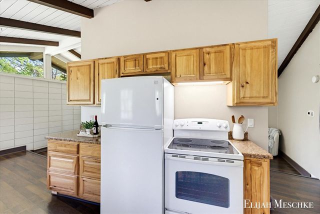 9670 Almena Drive, Kalamazoo, MI 49009