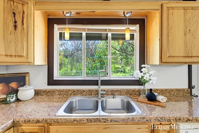 9670 Almena Drive, Kalamazoo, MI 49009