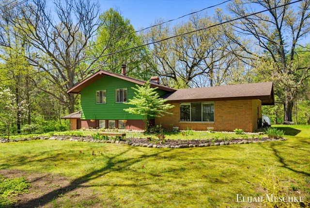 9670 Almena Drive, Kalamazoo, MI 49009