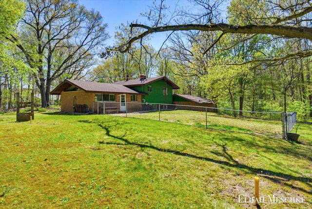 9670 Almena Drive, Kalamazoo, MI 49009
