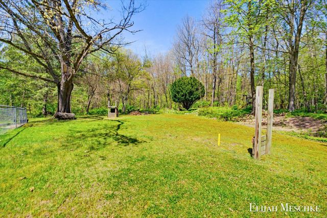 9670 Almena Drive, Kalamazoo, MI 49009