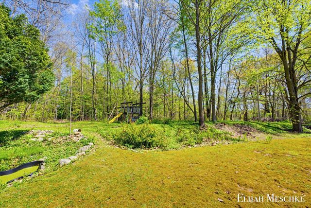 9670 Almena Drive, Kalamazoo, MI 49009