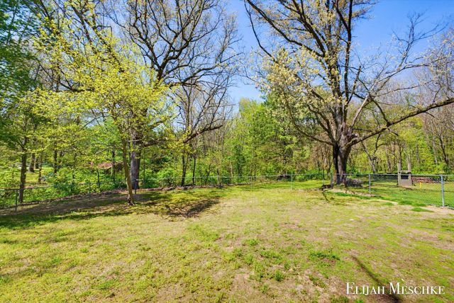 9670 Almena Drive, Kalamazoo, MI 49009