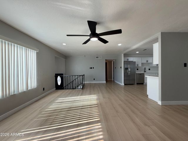 429 E GREENWAY Drive, Tempe, AZ 85282