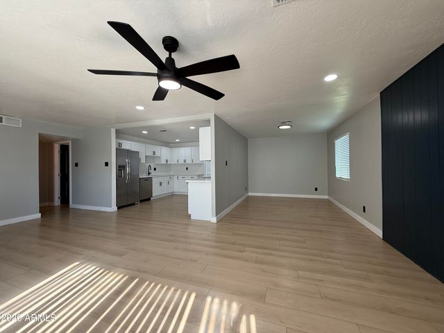 429 E GREENWAY Drive, Tempe, AZ 85282