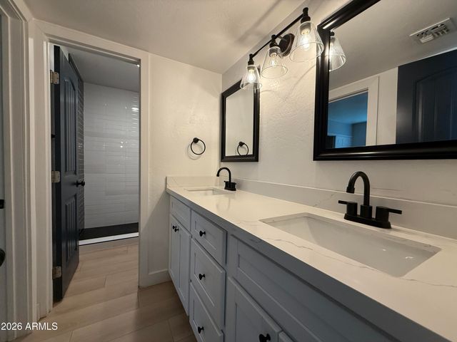 429 E GREENWAY Drive, Tempe, AZ 85282