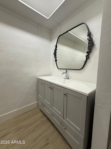 429 E GREENWAY Drive, Tempe, AZ 85282