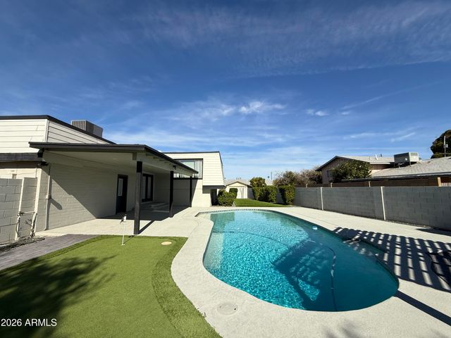 429 E GREENWAY Drive, Tempe, AZ 85282