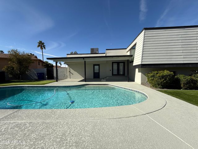 429 E GREENWAY Drive, Tempe, AZ 85282