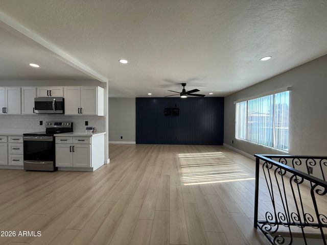 429 E GREENWAY Drive, Tempe, AZ 85282