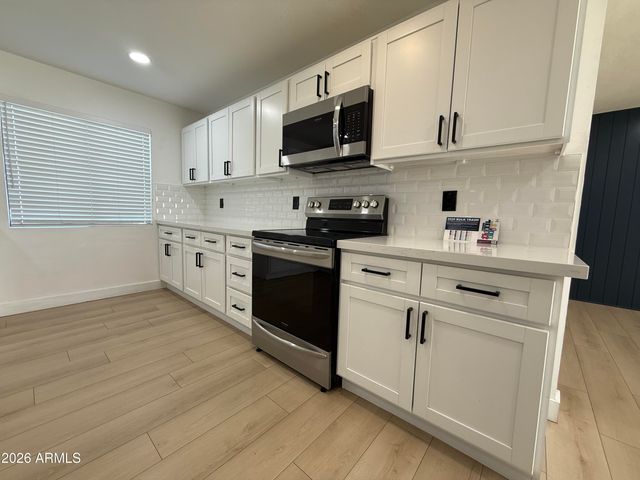 429 E GREENWAY Drive, Tempe, AZ 85282