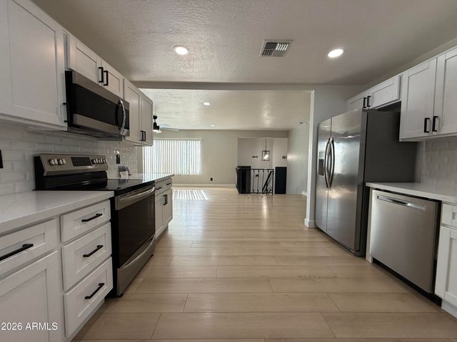 429 E GREENWAY Drive, Tempe, AZ 85282