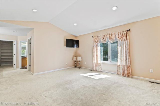 2115 ALDWIN Drive, West Bloomfield Charter Township, MI 48324