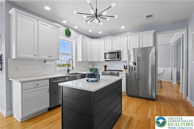 2255 Redwood Drive, North Whitehall Twp, PA 18080