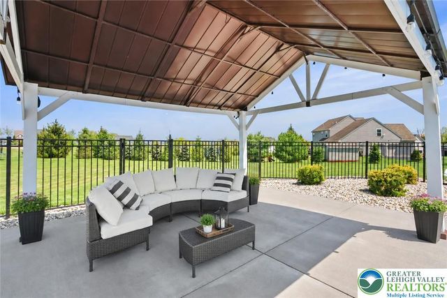 2255 Redwood Drive, North Whitehall Twp, PA 18080