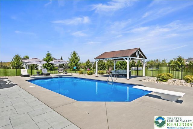 2255 Redwood Drive, North Whitehall Twp, PA 18080