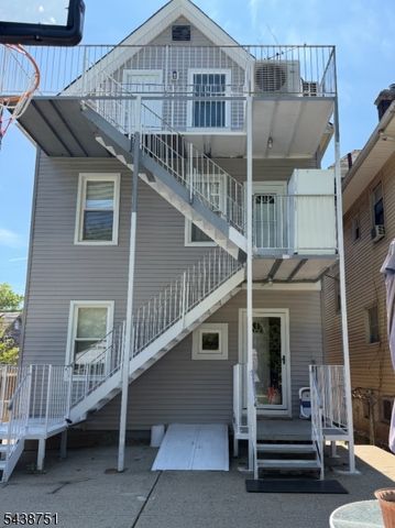 716 Monroe Ave, Elizabeth City, NJ 07201