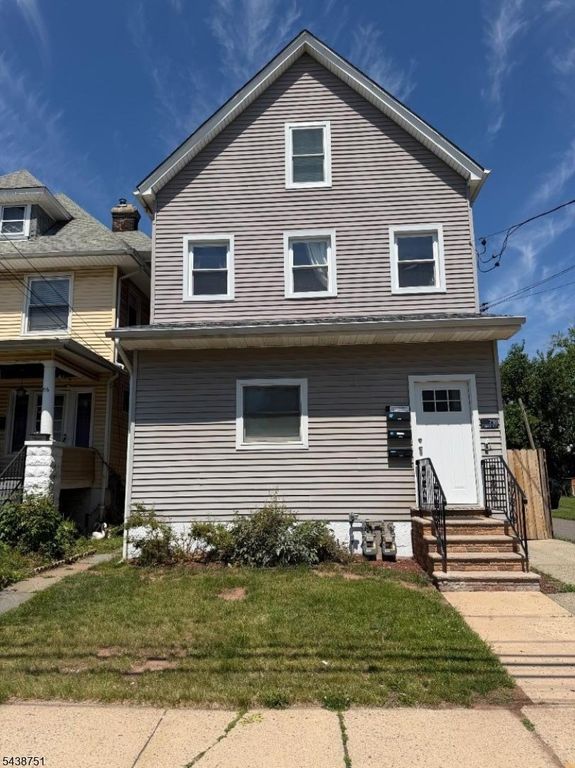 716 Monroe Ave, Elizabeth City, NJ 07201