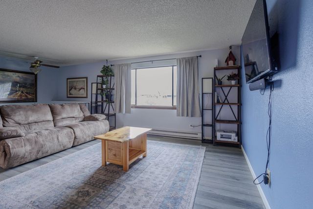 1206 S Best Rd, Veradale, WA 99037