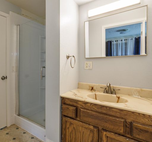 1206 S Best Rd, Veradale, WA 99037