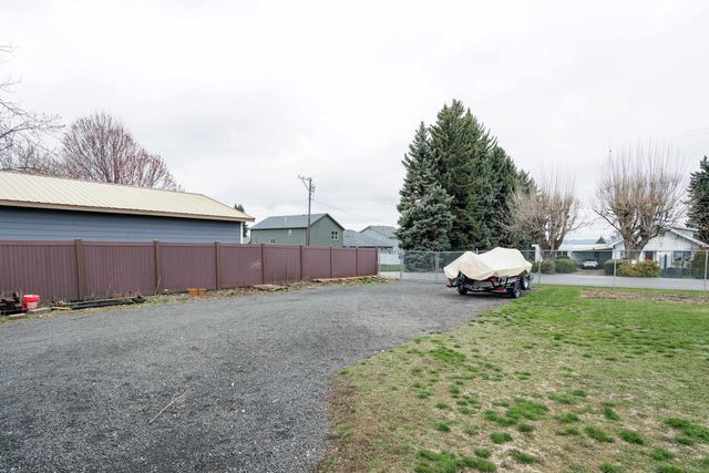 1206 S Best Rd, Veradale, WA 99037