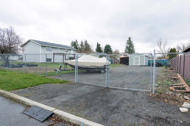 1206 S Best Rd, Veradale, WA 99037