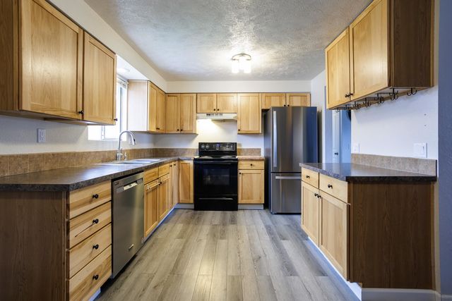 1206 S Best Rd, Veradale, WA 99037