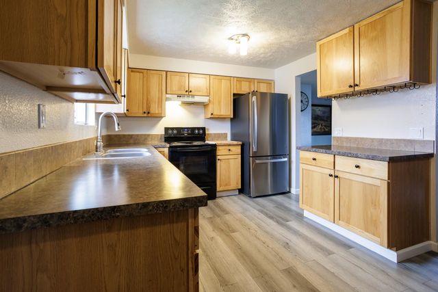 1206 S Best Rd, Veradale, WA 99037