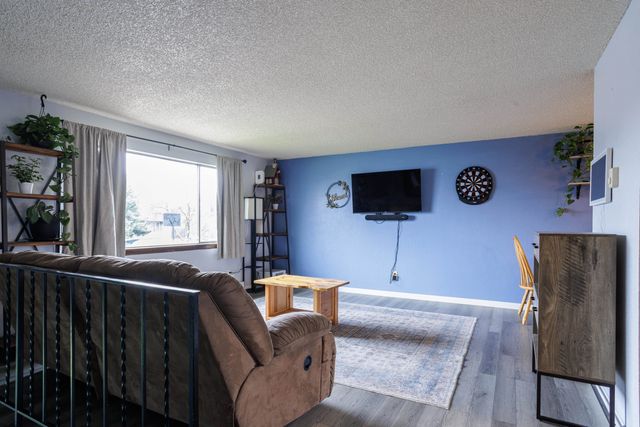 1206 S Best Rd, Veradale, WA 99037