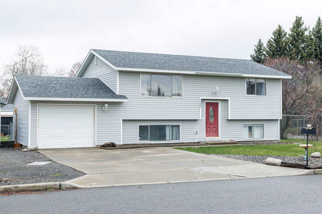 1206 S Best Rd, Veradale, WA 99037