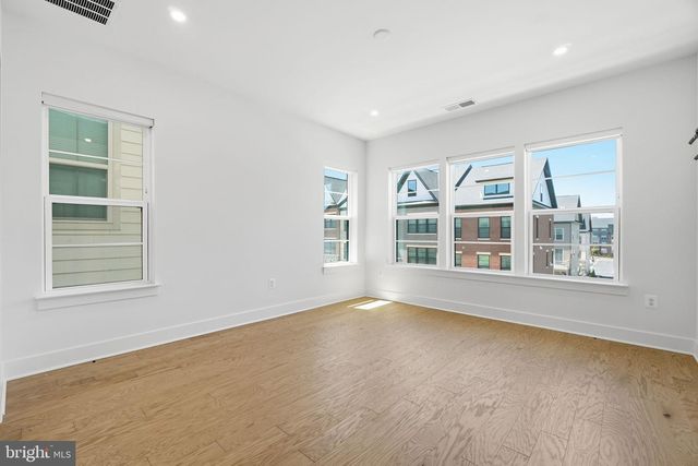 10235 DALMATIAN ST, Rockville, MD 20850