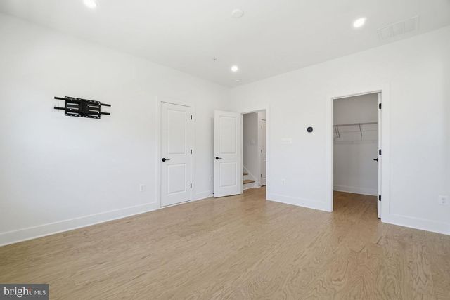 10235 DALMATIAN ST, Rockville, MD 20850