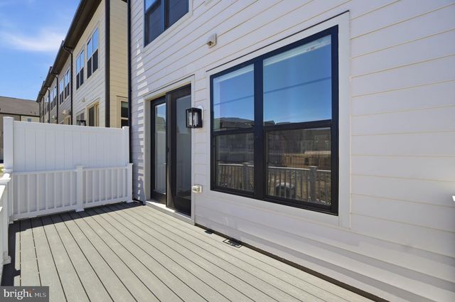 10235 DALMATIAN ST, Rockville, MD 20850