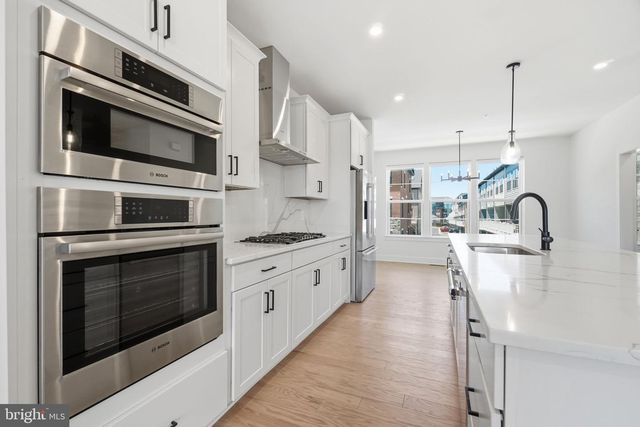 10235 DALMATIAN ST, Rockville, MD 20850