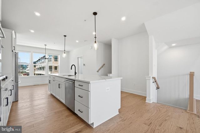 10235 DALMATIAN ST, Rockville, MD 20850
