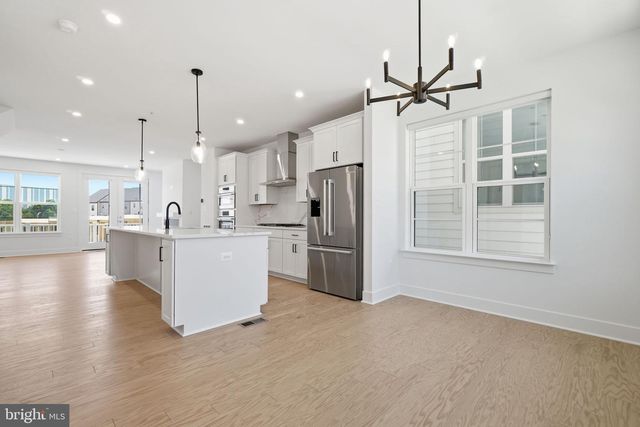 10235 DALMATIAN ST, Rockville, MD 20850