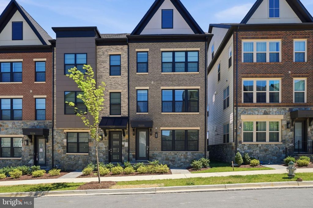 10235 DALMATIAN ST, Rockville, MD 20850
