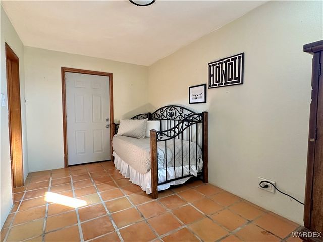 3863 W Third Avenue, Yucca, AZ 86438